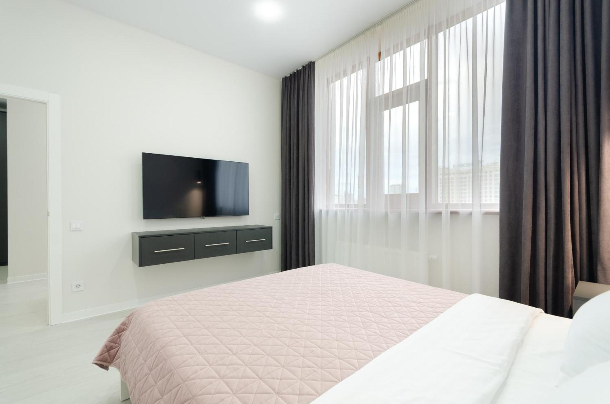 Petrovdom Inn Rc Diplomat Hall -The Smart Hotel Apartment Panoramic City View I Київ Екстер'єр фото