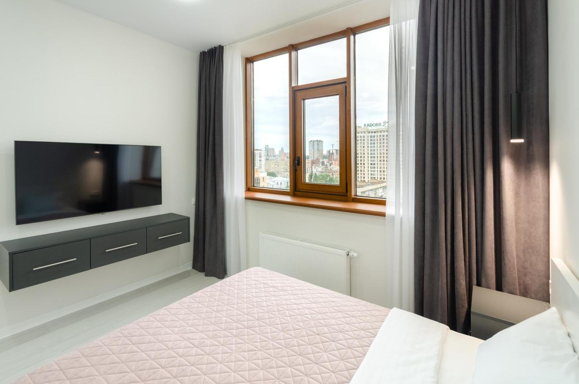 Petrovdom Inn Rc Diplomat Hall -The Smart Hotel Apartment Panoramic City View I Київ Екстер'єр фото