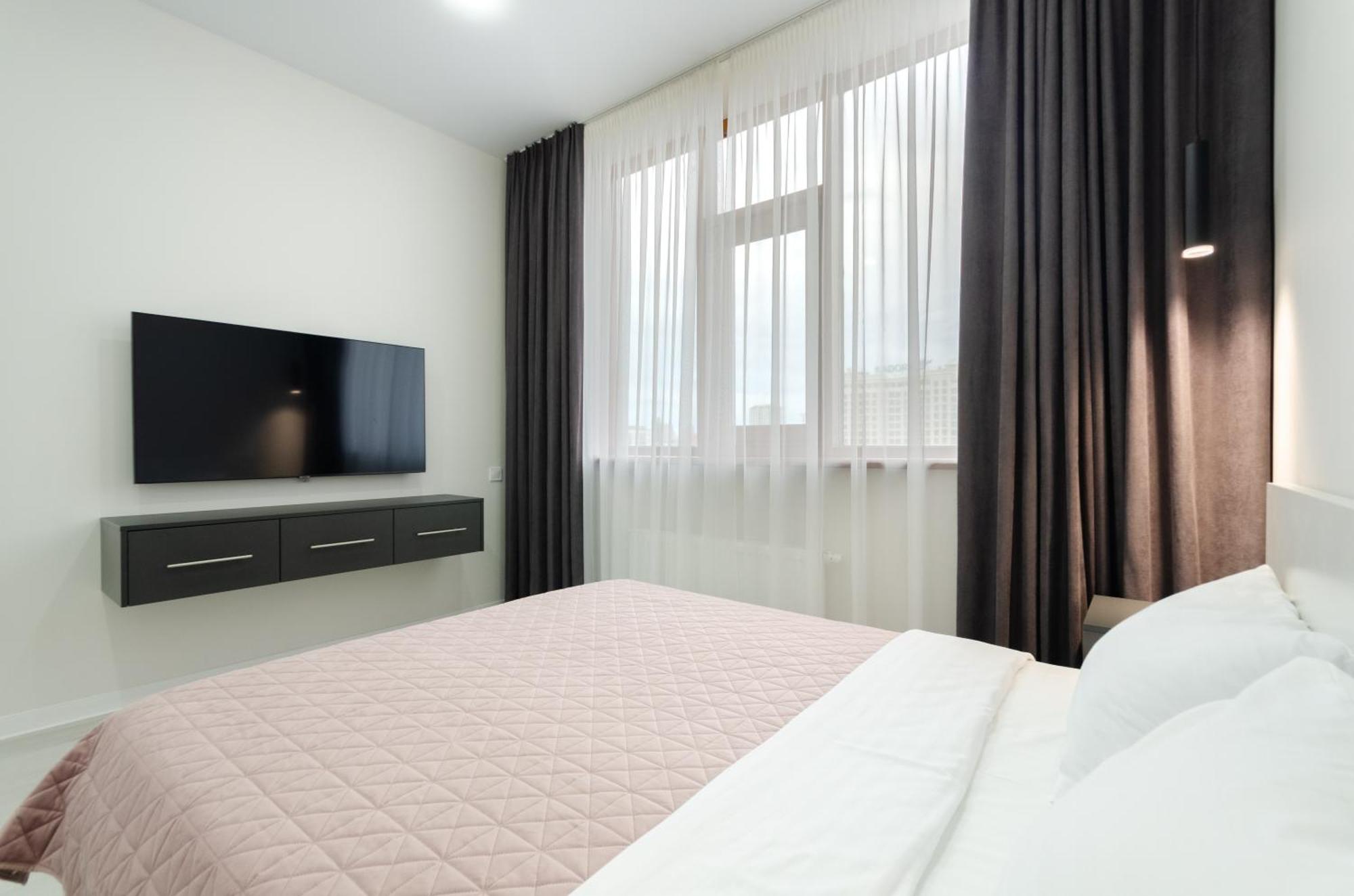 Petrovdom Inn Rc Diplomat Hall -The Smart Hotel Apartment Panoramic City View I Київ Екстер'єр фото