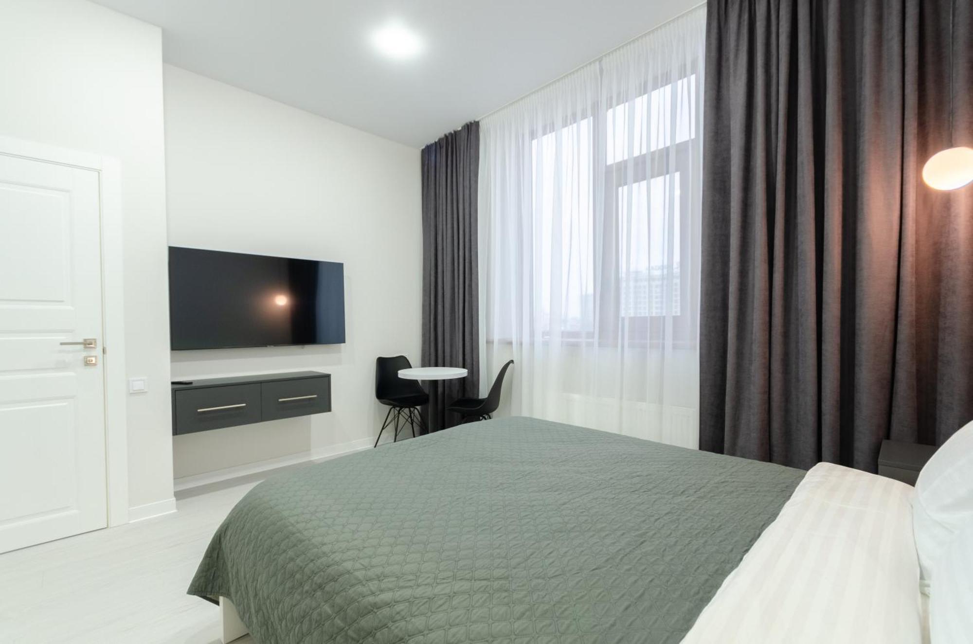 Petrovdom Inn Rc Diplomat Hall -The Smart Hotel Apartment Panoramic City View I Київ Екстер'єр фото